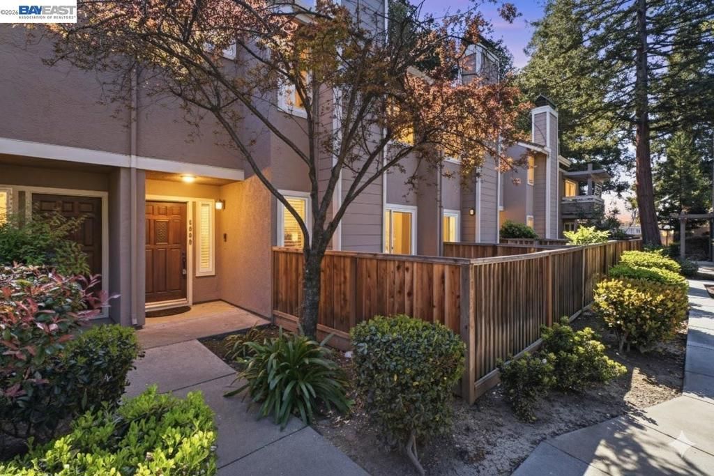 Image 1 of property listing at 3867 Burton Cmn, Fremont, CA 94536