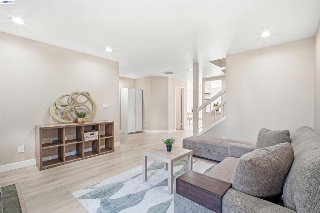 Image 6 of property listing at 3867 Burton Cmn, Fremont, CA 94536