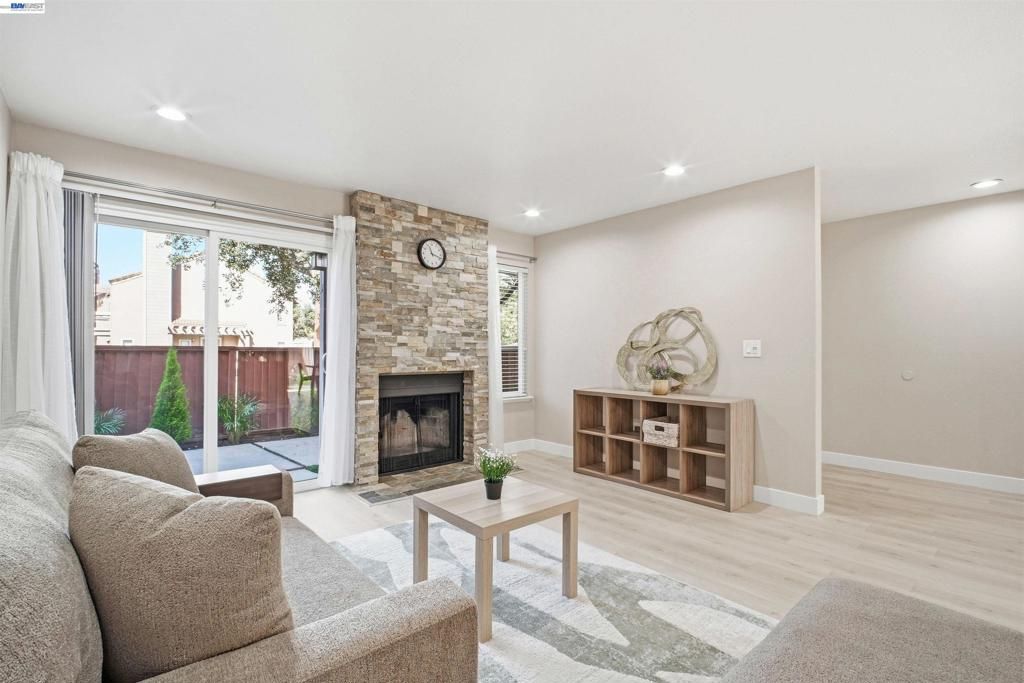 Image 8 of property listing at 3867 Burton Cmn, Fremont, CA 94536