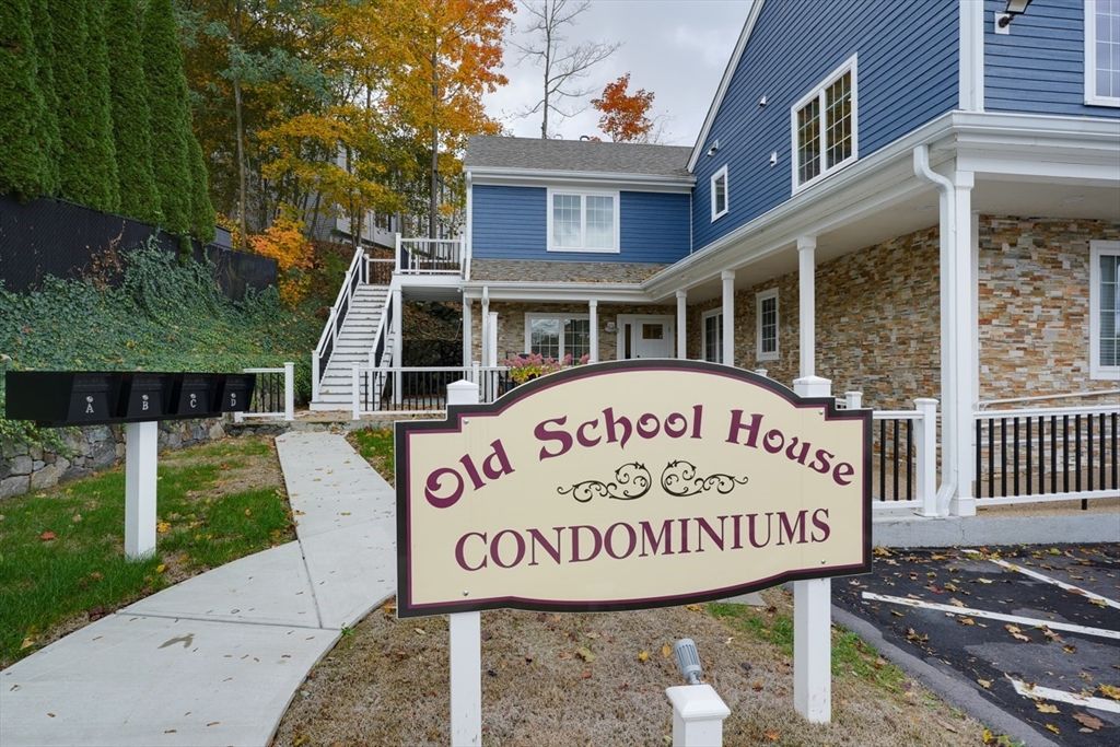 17 School C, Hudson, MA 01749