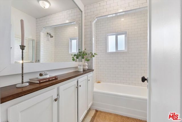 3726 W 59th Street, Los Angeles, CA 90043