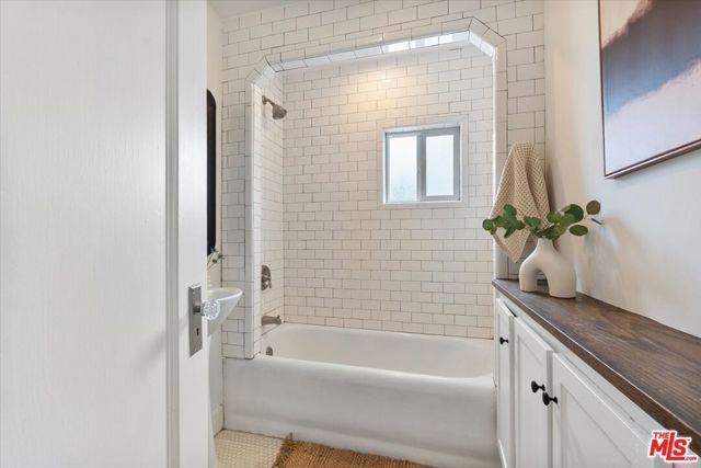 3726 W 59th Street, Los Angeles, CA 90043