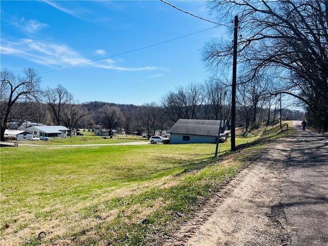 403 8th Street, Rushville, MO 64484