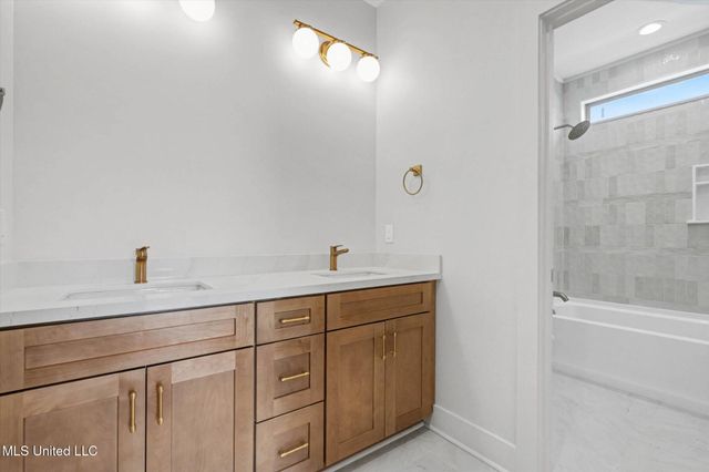 115 E 5th Street, A, Long Beach, MS 39560