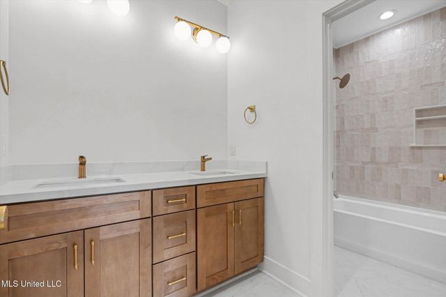 115 E 5th Street, A, Long Beach, MS 39560