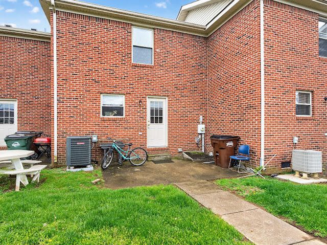 502 Tecumseh Trail B, Versailles, KY 40383