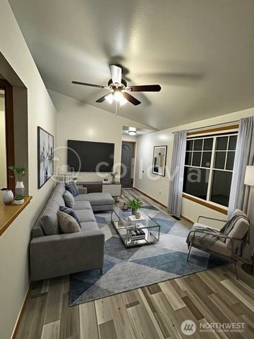 6412 79th Place NE, Marysville, WA 98270