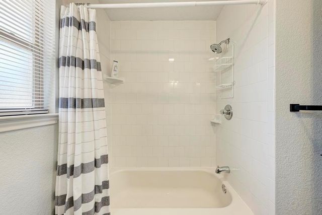 2209 N Celia DR, Cedar Park, TX 78613