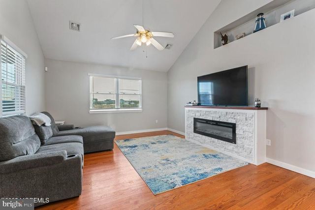1019 S GREEN ST, Tuckerton, NJ 08087