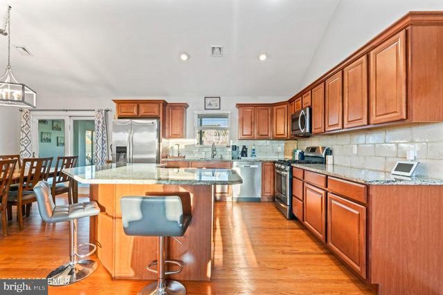1019 S GREEN ST, Tuckerton, NJ 08087