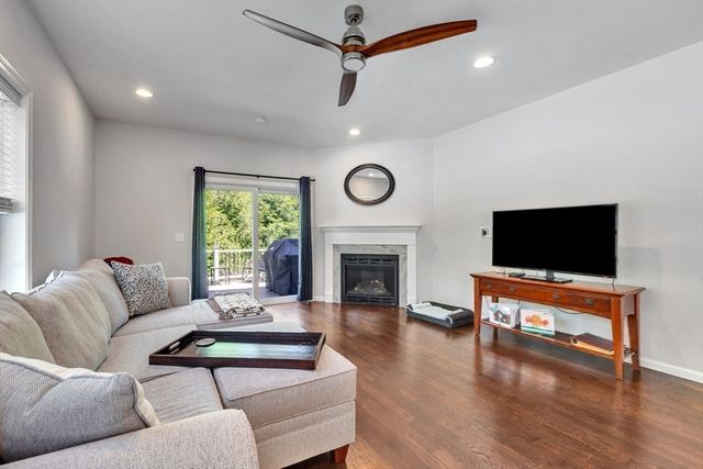 122 Milton St 122, Dedham, MA 02026