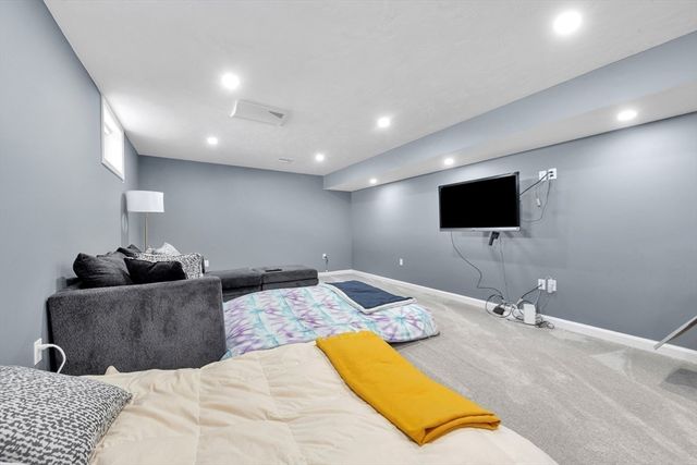 122 Milton St 122, Dedham, MA 02026