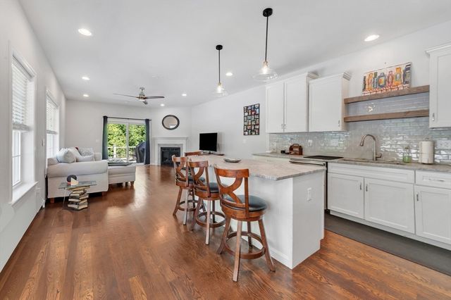 122 Milton St 122, Dedham, MA 02026
