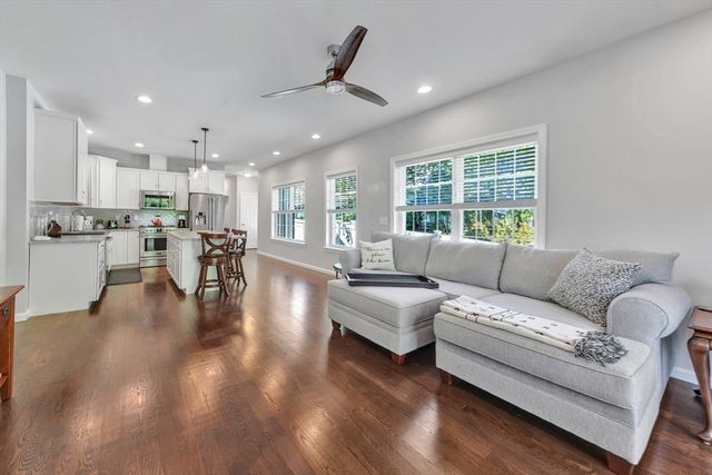 122 Milton St 122, Dedham, MA 02026