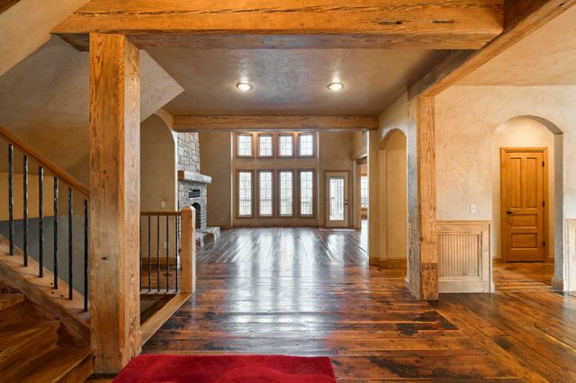 1661 N Old Burr Oak Court, Nixa, MO 65714