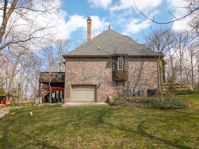 1661 N Old Burr Oak Court, Nixa, MO 65714