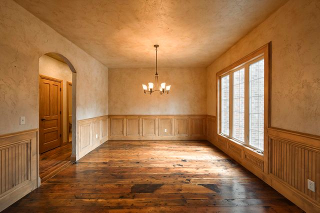 1661 N Old Burr Oak Court, Nixa, MO 65714