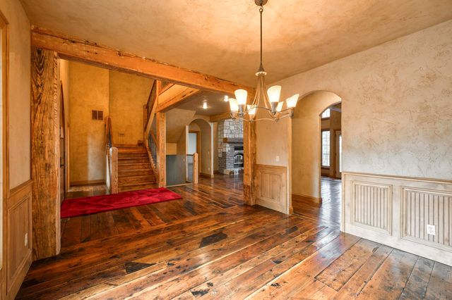 1661 N Old Burr Oak Court, Nixa, MO 65714