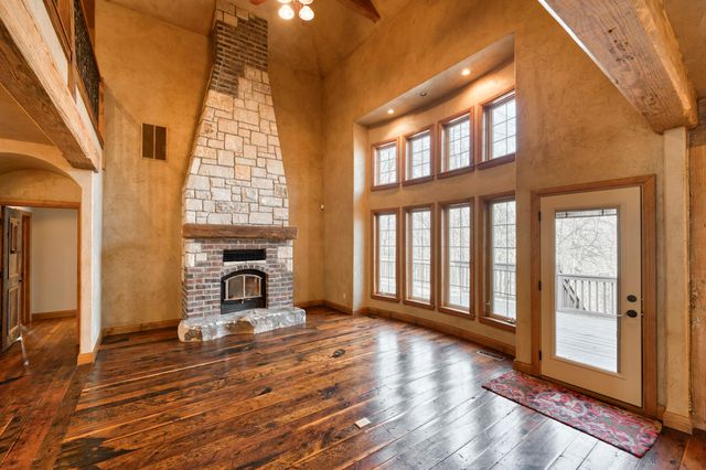 1661 N Old Burr Oak Court, Nixa, MO 65714