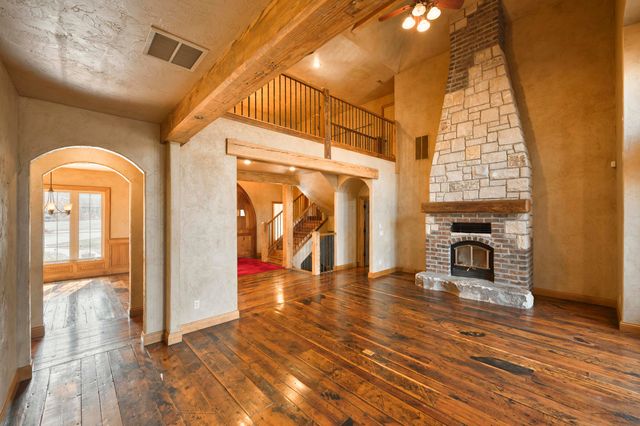 1661 N Old Burr Oak Court, Nixa, MO 65714