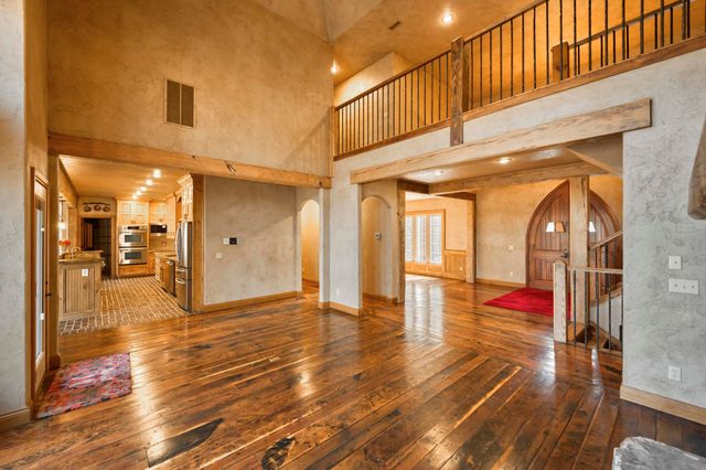 1661 N Old Burr Oak Court, Nixa, MO 65714