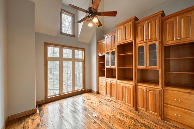 1661 N Old Burr Oak Court, Nixa, MO 65714