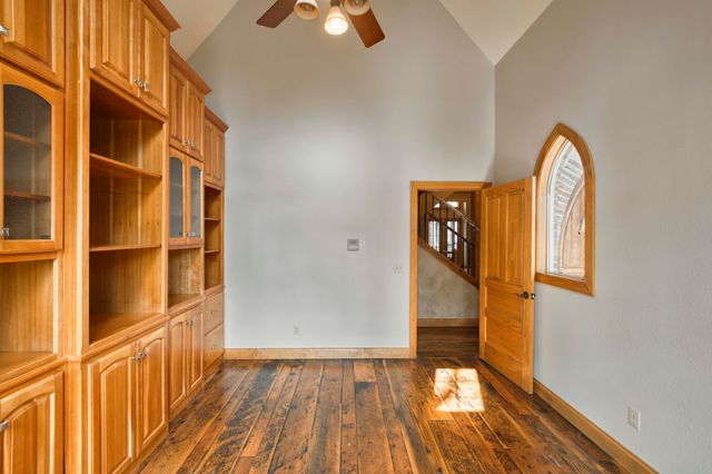 1661 N Old Burr Oak Court, Nixa, MO 65714