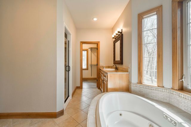 1661 N Old Burr Oak Court, Nixa, MO 65714