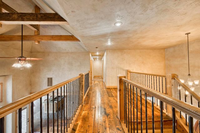 1661 N Old Burr Oak Court, Nixa, MO 65714