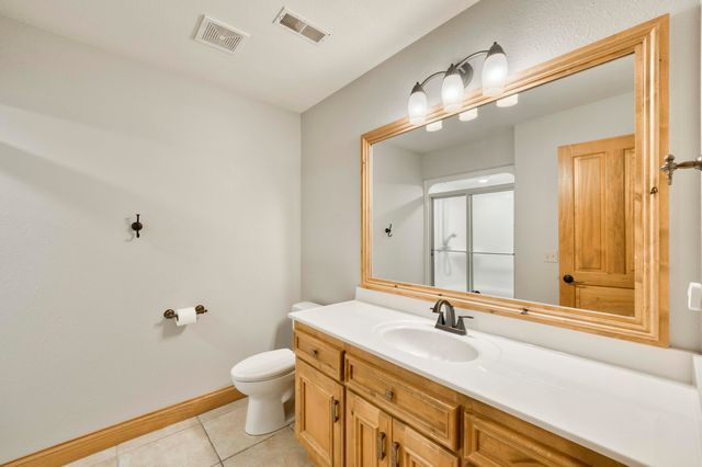 1661 N Old Burr Oak Court, Nixa, MO 65714