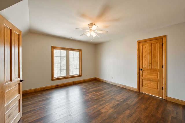 1661 N Old Burr Oak Court, Nixa, MO 65714