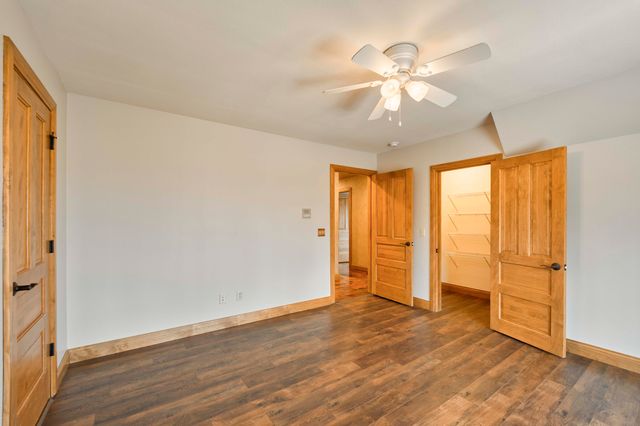 1661 N Old Burr Oak Court, Nixa, MO 65714