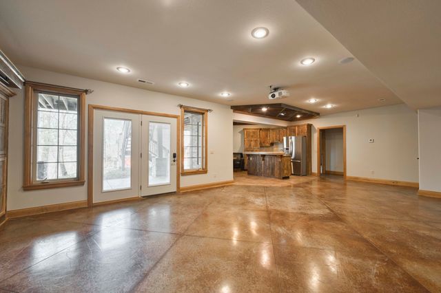 1661 N Old Burr Oak Court, Nixa, MO 65714