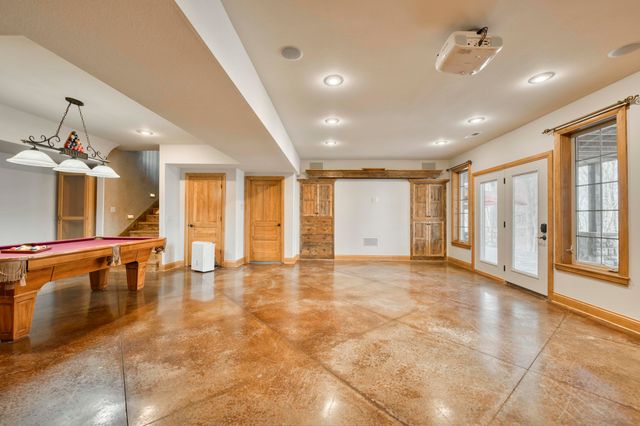 1661 N Old Burr Oak Court, Nixa, MO 65714