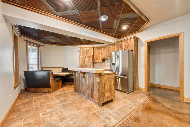 1661 N Old Burr Oak Court, Nixa, MO 65714