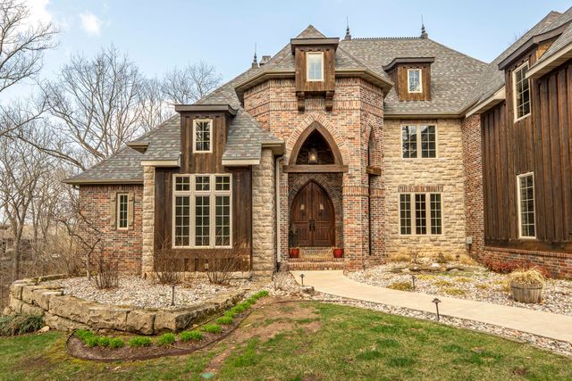 1661 N Old Burr Oak Court, Nixa, MO 65714