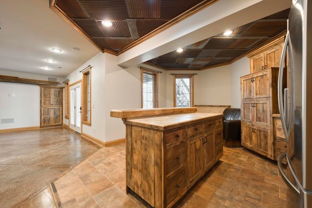 1661 N Old Burr Oak Court, Nixa, MO 65714