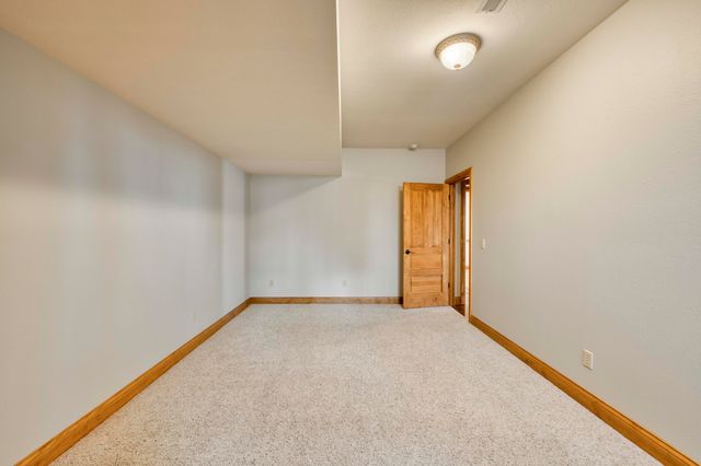 1661 N Old Burr Oak Court, Nixa, MO 65714