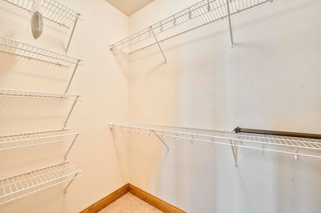 1661 N Old Burr Oak Court, Nixa, MO 65714