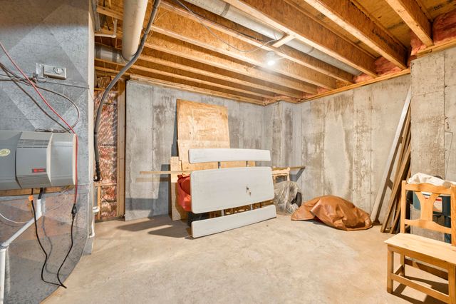 1661 N Old Burr Oak Court, Nixa, MO 65714