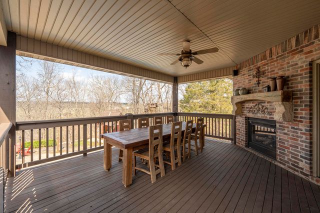 1661 N Old Burr Oak Court, Nixa, MO 65714