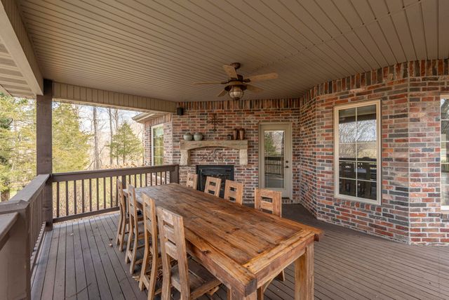 1661 N Old Burr Oak Court, Nixa, MO 65714