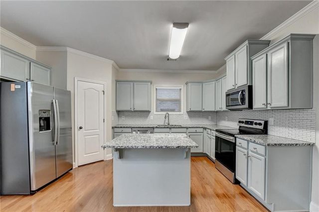 522 Suwanee Oaks Drive, Suwanee, GA 30024