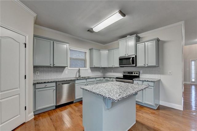522 Suwanee Oaks Drive, Suwanee, GA 30024