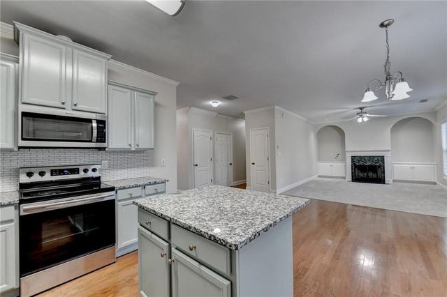 522 Suwanee Oaks Drive, Suwanee, GA 30024