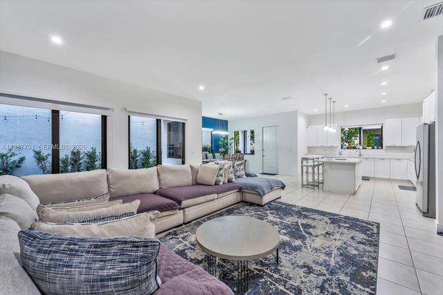 4346 NW 81st Avenue, Doral, FL 33166