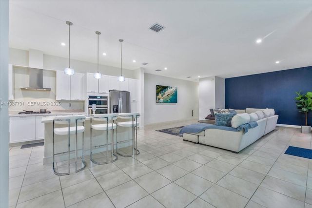 4346 NW 81st Avenue, Doral, FL 33166