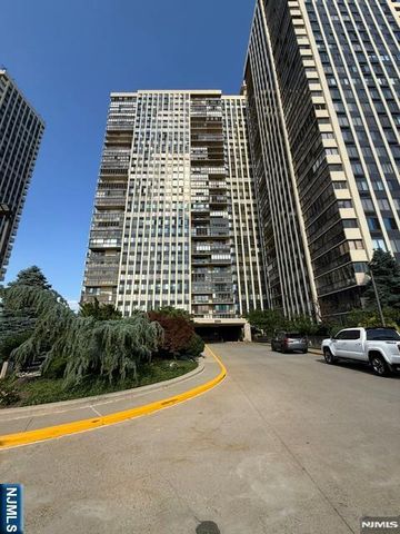 200 Winston Drive 2818, Cliffside Park, NJ 07010
