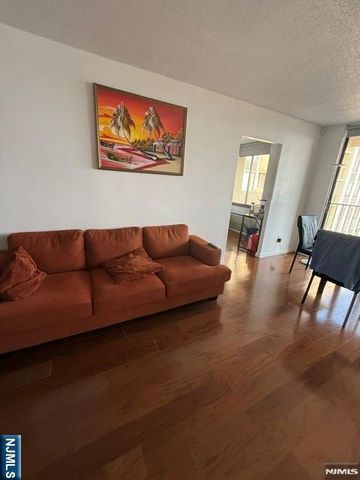 200 Winston Drive 2818, Cliffside Park, NJ 07010