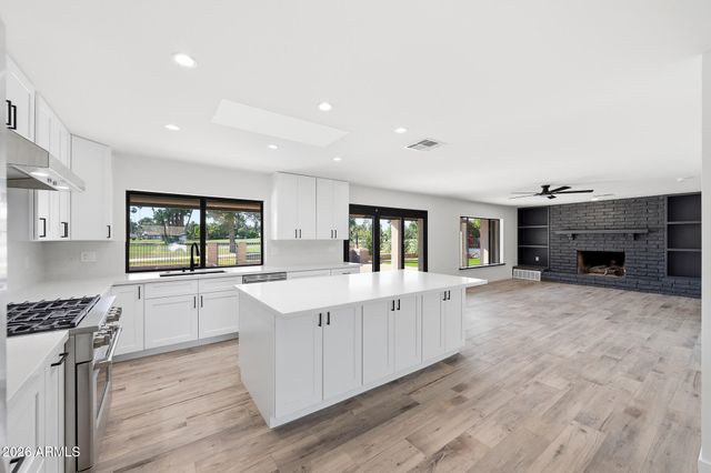 1124 N VILLA NUEVA Drive, Litchfield Park, AZ 85340
